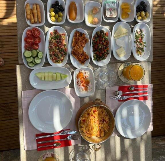 In Ephesus Hotel And Art Galery