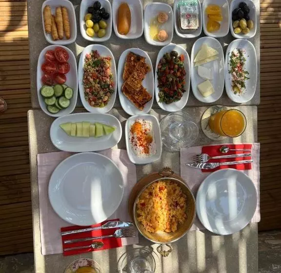 In Ephesus Hotel And Art Galery