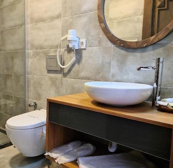 In Ephesus Hotel And Art Galery