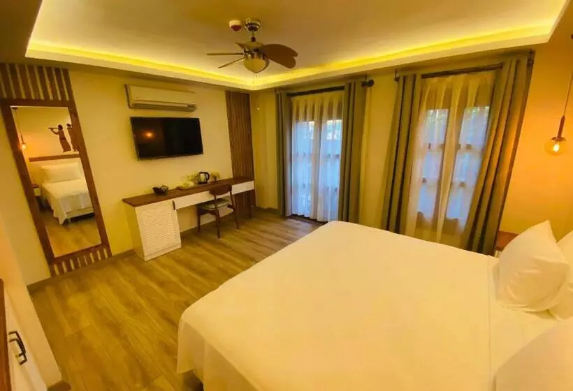 In Ephesus Hotel And Art Galery