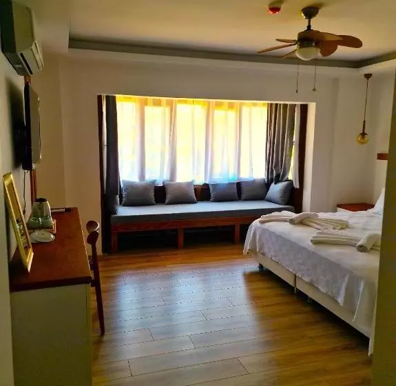 In Ephesus Hotel And Art Galery