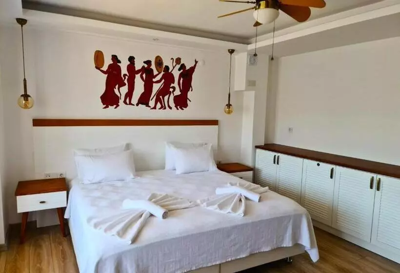 In Ephesus Hotel And Art Galery