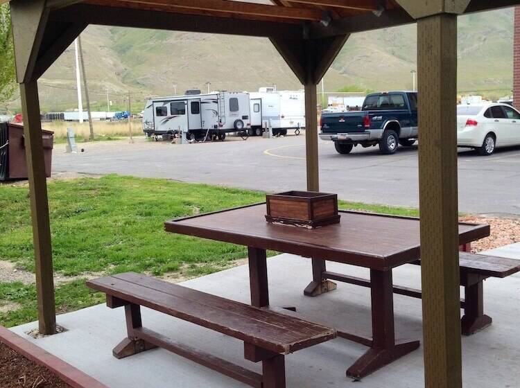 فندق Oquirrh Mountain Inn