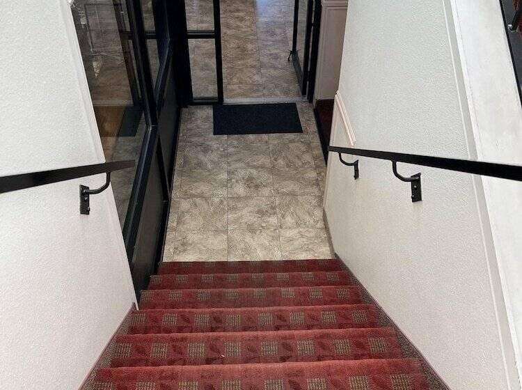 فندق Oquirrh Mountain Inn