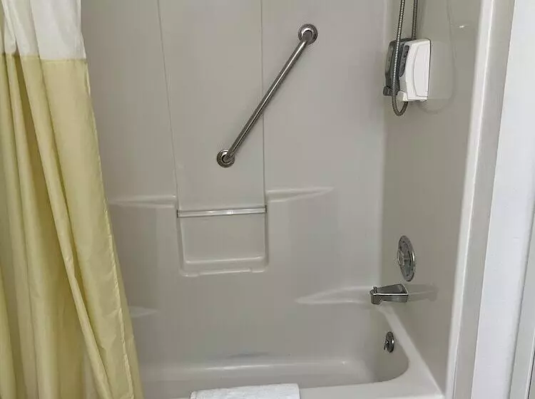 Hotelli Days Inn By Wyndham Lake Point