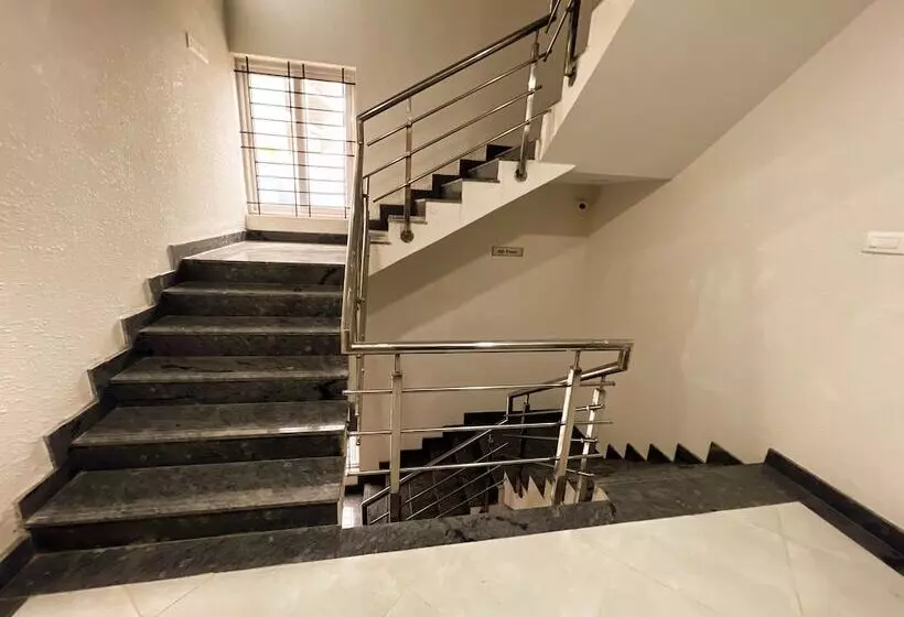 ホテル Sterling Inn Near Bangalore International Airport