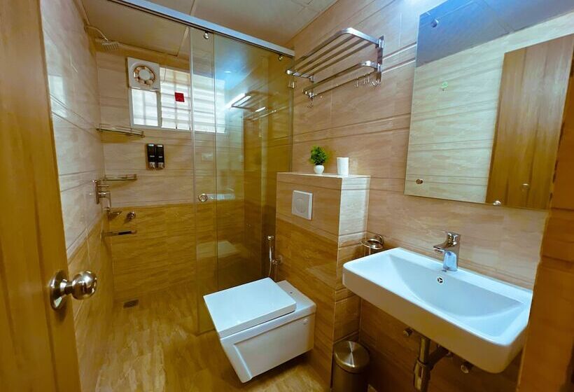 בית מלון כפרי Sterling Inn Near Bangalore International Airport