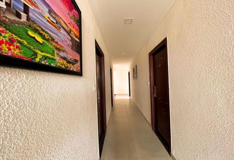 בית מלון כפרי Sterling Inn Near Bangalore International Airport