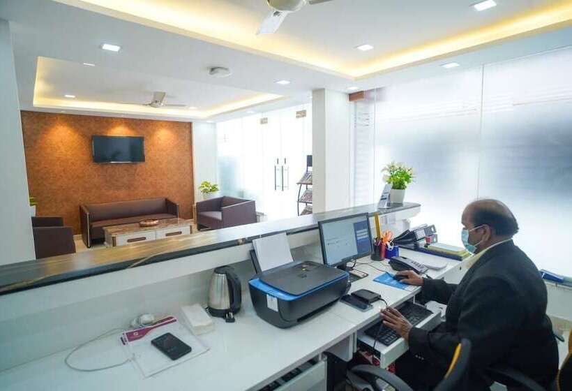 בית מלון כפרי Sterling Inn Near Bangalore International Airport