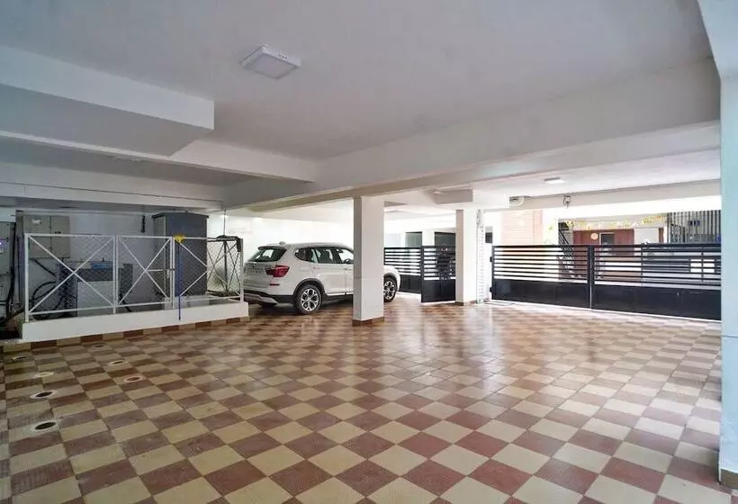 ホテル Sterling Inn Near Bangalore International Airport