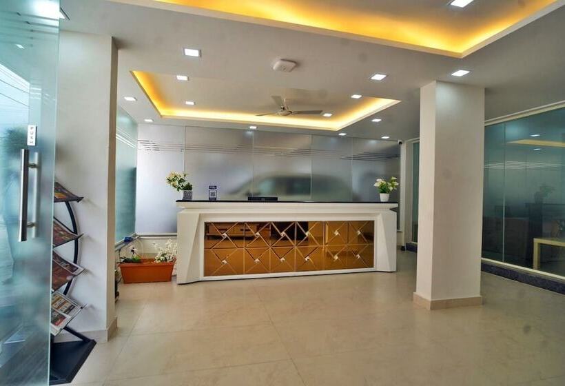 בית מלון כפרי Sterling Inn Near Bangalore International Airport
