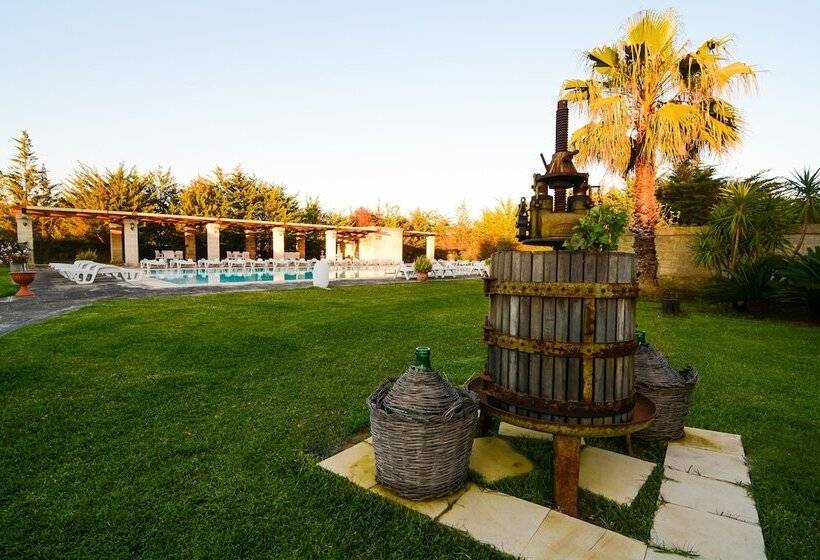 هتل Tenuta Santicuti