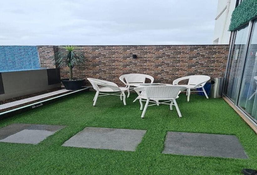 ホテル The Relyn Suite