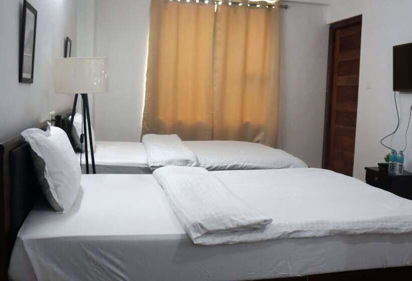 ホテル The Relyn Suite