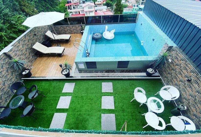 ホテル The Relyn Suite