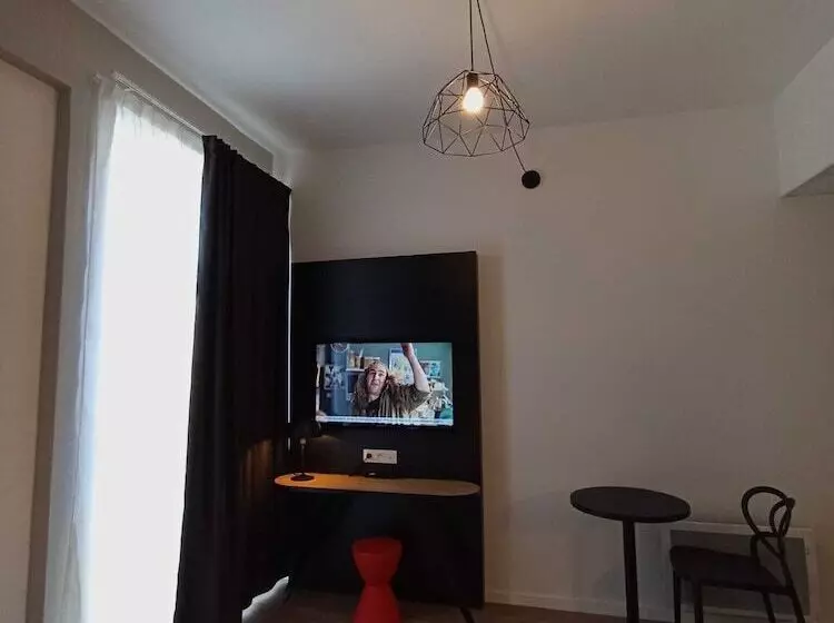 Nemea Appart Hôtel Coliseum Amiens Centre