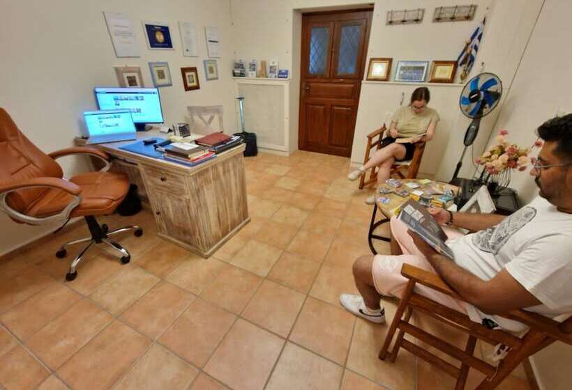 ペンション Focalion Castle Luxury Suites