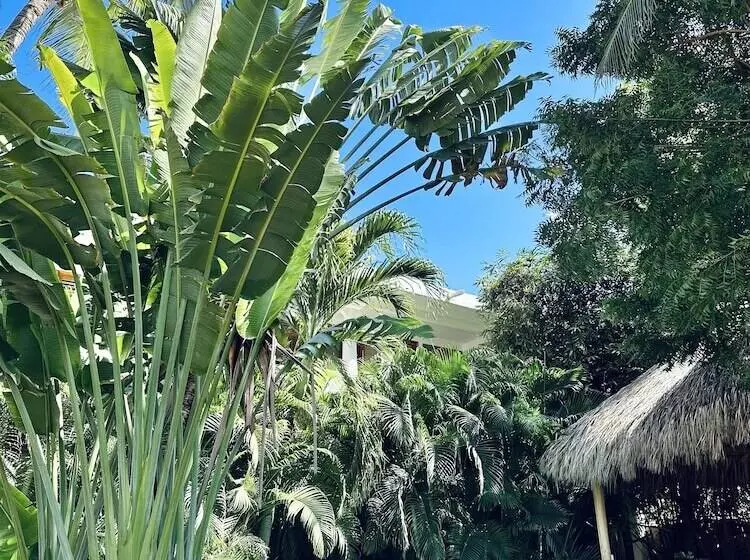 Majatalo Valhalla Beach House