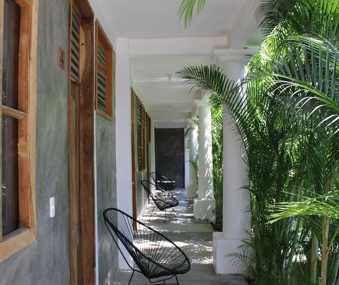 Panzió Valhalla Beach House