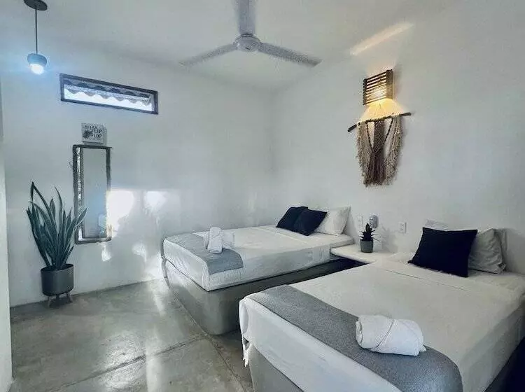 Majatalo Valhalla Beach House