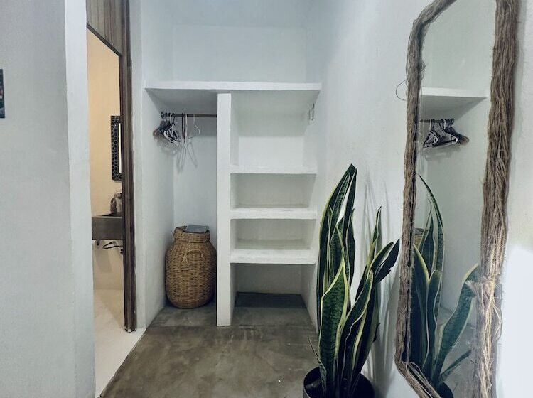 Panzió Valhalla Beach House