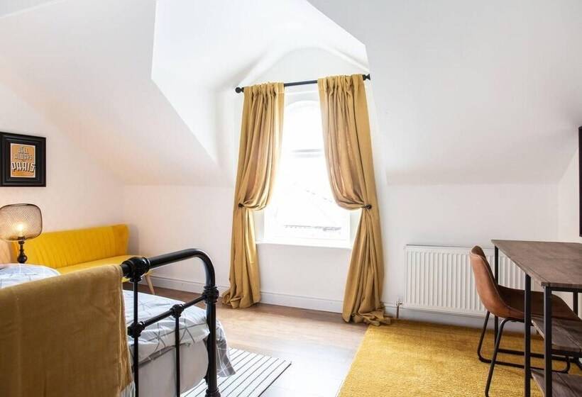 إقامة Luxurious 4 Bedroom Home On Trendy Ormeau, Belfast