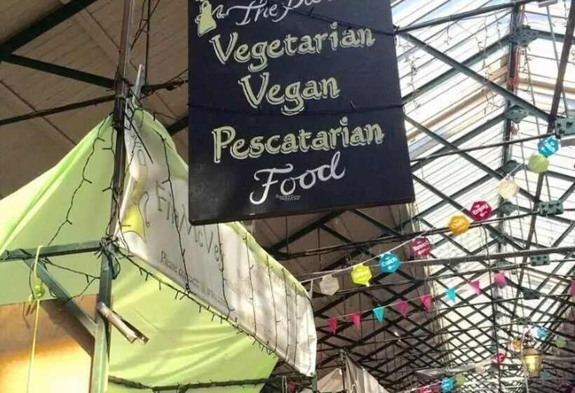 Residenssi Luxurious 4 Bedroom Home On Trendy Ormeau, Belfast