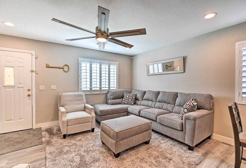 Stylish House W/ Patio, 8 Mi To Vegas Strip!