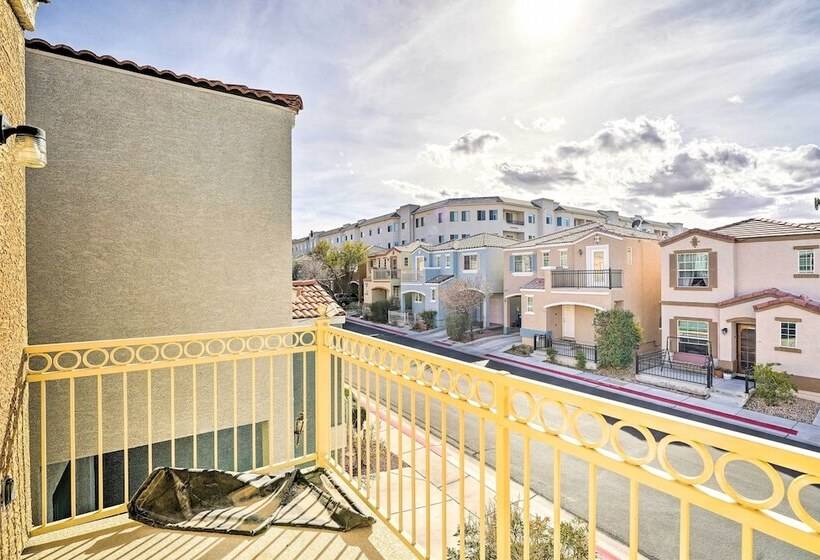 Stylish House W/ Patio, 8 Mi To Vegas Strip!