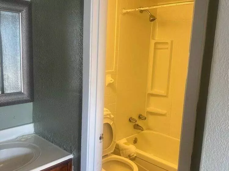 The Grand Motel Inn And Suite Louisville