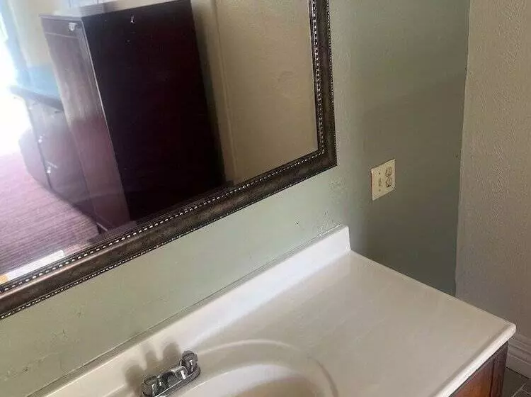 The Grand Motel Inn And Suite Louisville