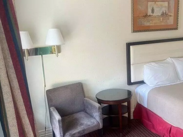 The Grand Motel Inn And Suite Louisville