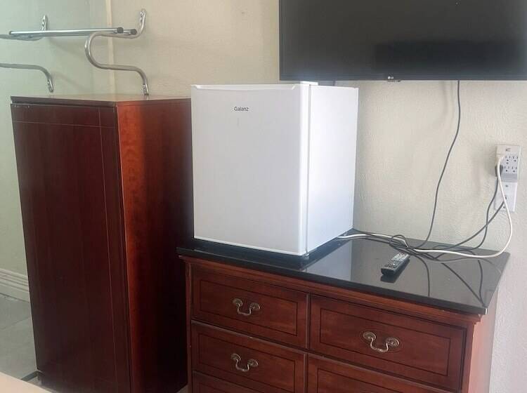 The Grand Motel Inn And Suite Louisville