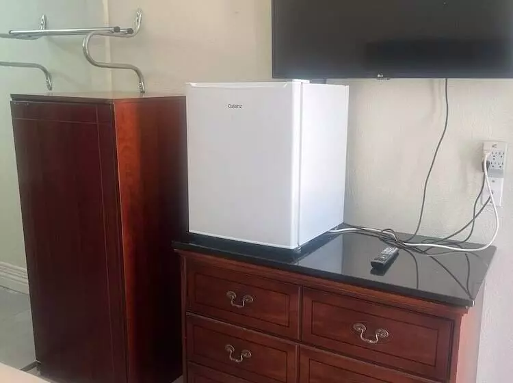 The Grand Motel Inn And Suite Louisville