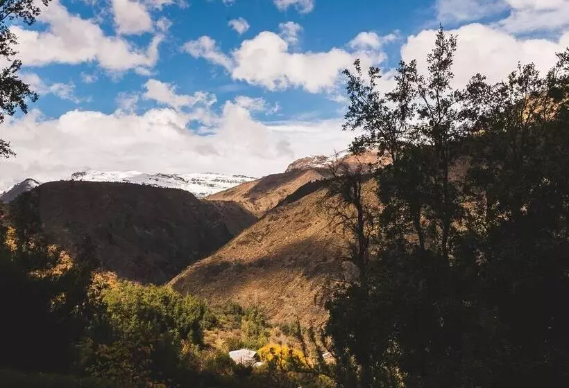 Valle De Montañas