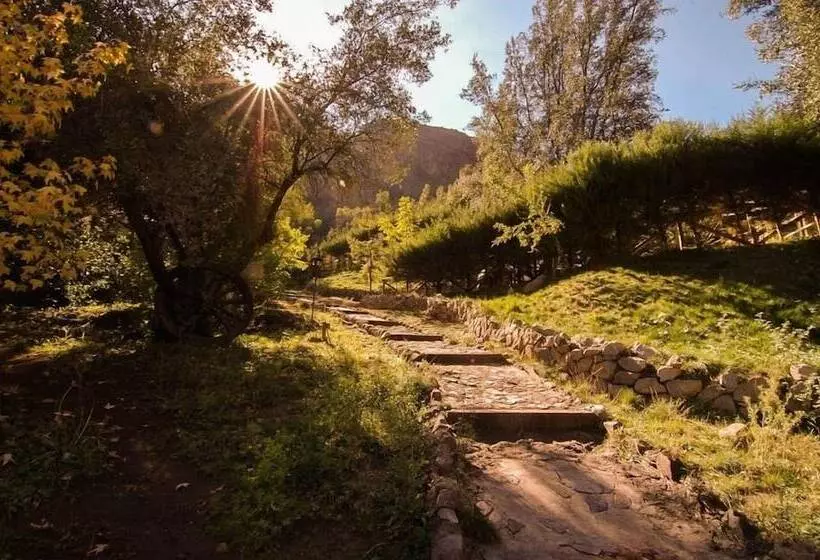 Valle De Montañas