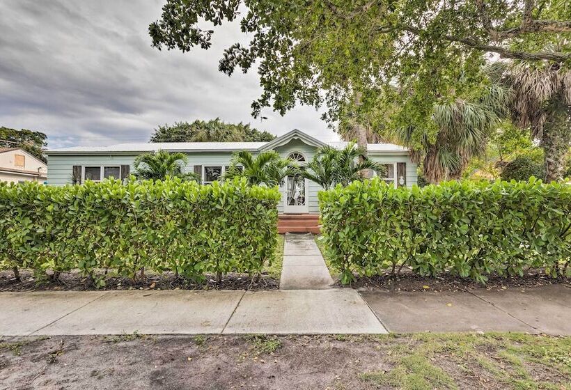 West Palm Beach Bungalow W/ Shared Backyard