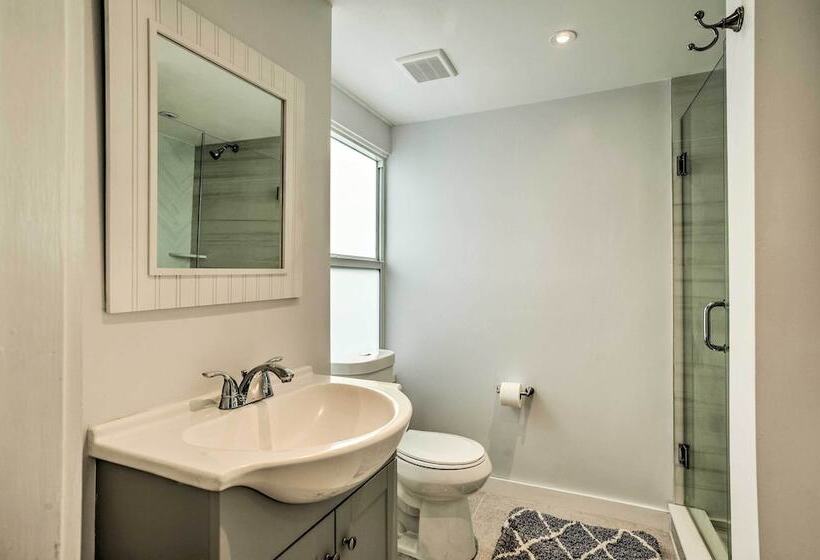 West Palm Beach Bungalow W/ Shared Backyard