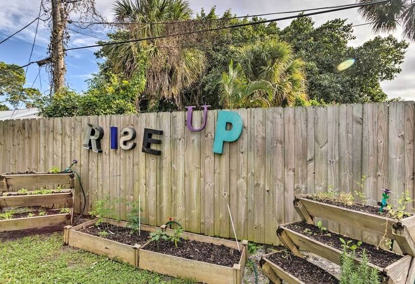 West Palm Beach Bungalow W/ Shared Backyard