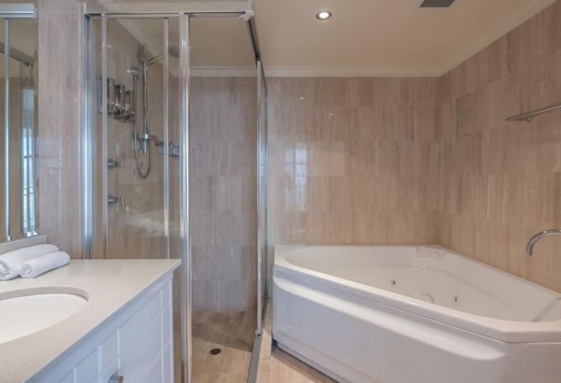 2nd Avenue Beachside Apartments