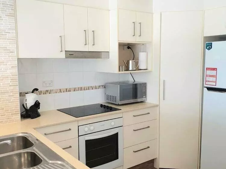 2nd Avenue Beachside Apartments