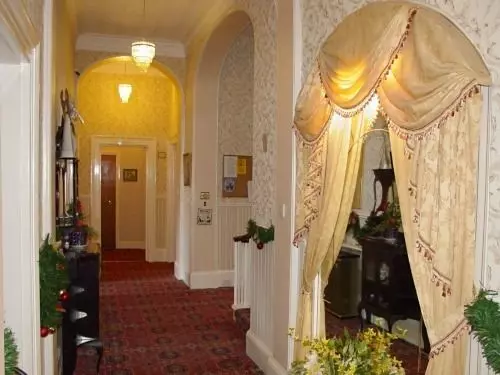 Bed and Breakfast Frognel Hall