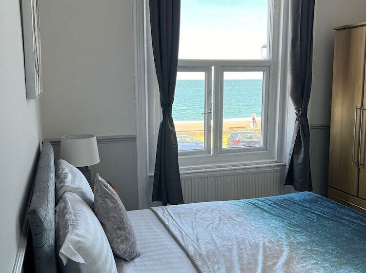 ベッドアンドブレックファースト The Manor