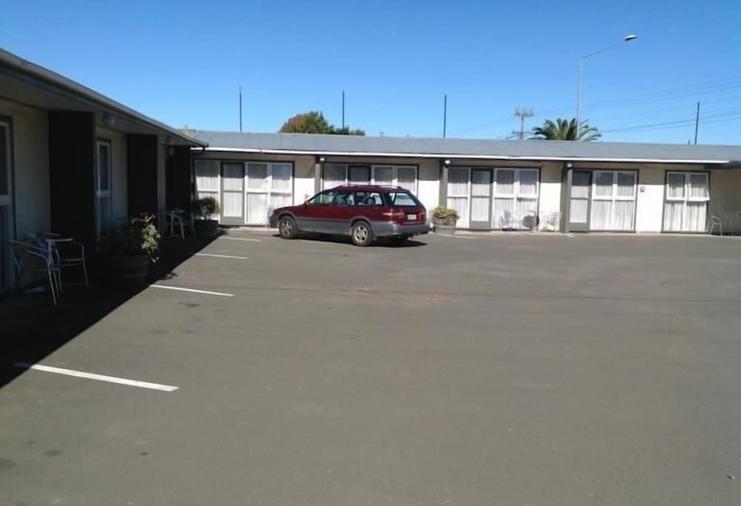 Camberley Court Motel