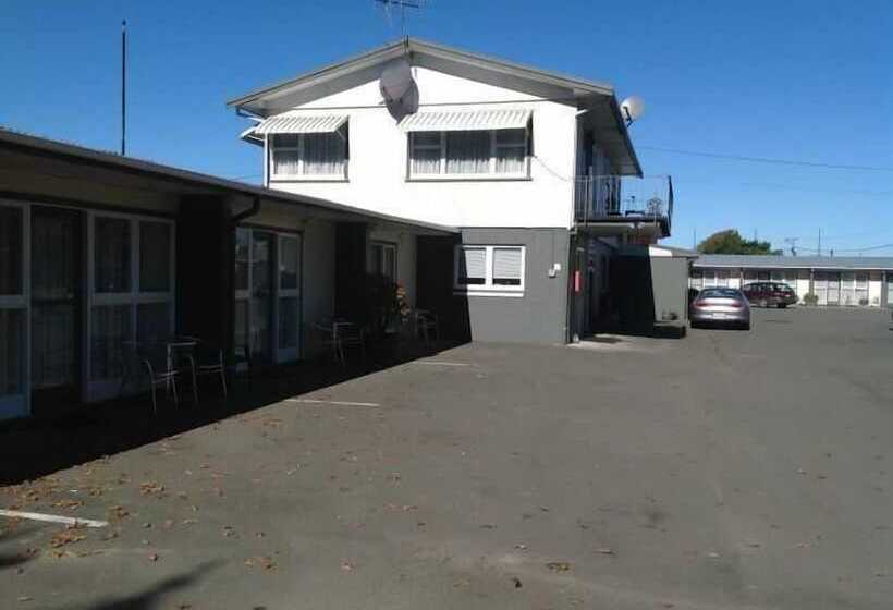 Camberley Court Motel