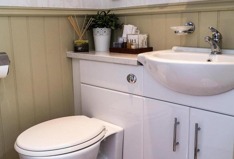 فندق فئة نجمة واحدة The Golf Tavern