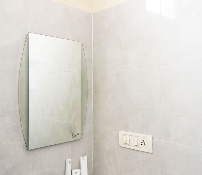 هتل Treebo Sea Rock