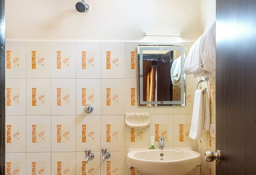 هتل Treebo Sea Rock