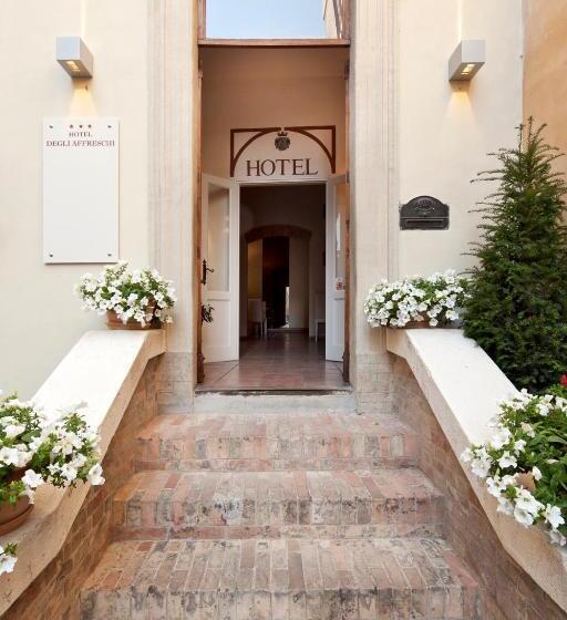 호텔 Degli Affreschi