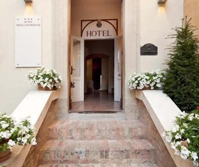 호텔 Degli Affreschi